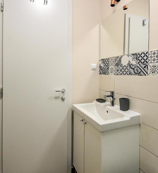 سوییت خانوادگی, Mandarin Premium Apartments