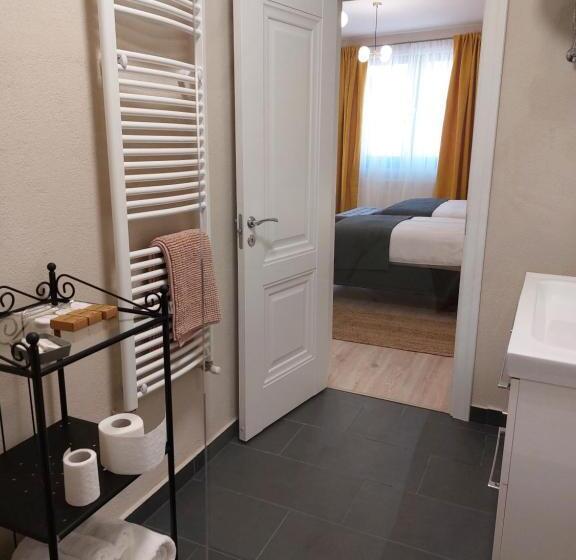 سوئیت جونیور خانوادگی, Mandarin Premium Apartments