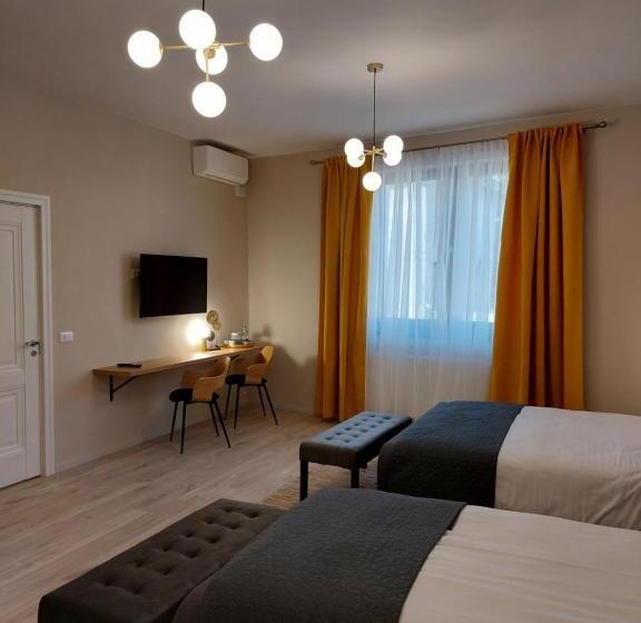 سوئیت جونیور خانوادگی, Mandarin Premium Apartments