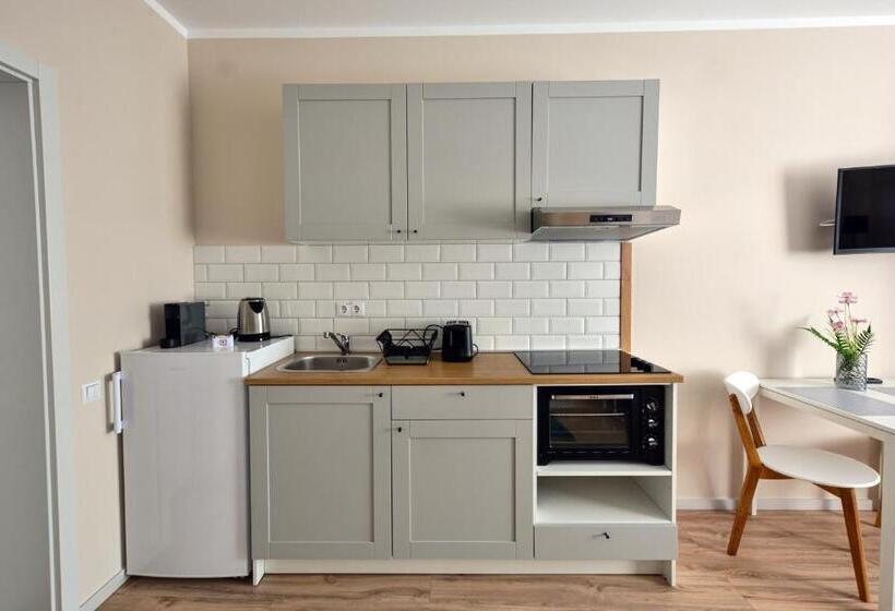 استودیوی استاندارد, Mandarin Premium Apartments