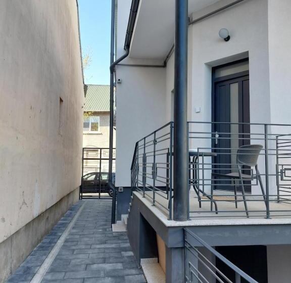 سوئیت جونیور خانوادگی, Mandarin Premium Apartments