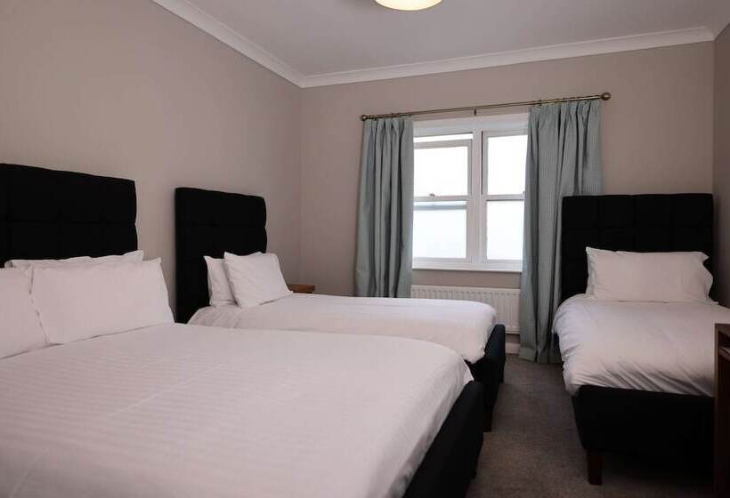 חדר משפחתי, Michelangelos   Rooms, Restaurant & Bar