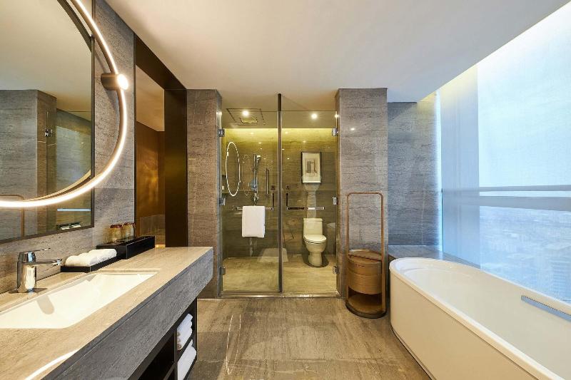 Club Room King Bed, The Westin Zhongshan Guzhen