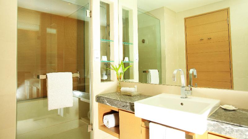 سوییت لوکس, Sarina Hotel & Villa