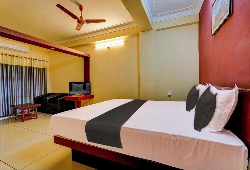 三人经典房间, Spot On 700758  Kvc Holiday Inn
