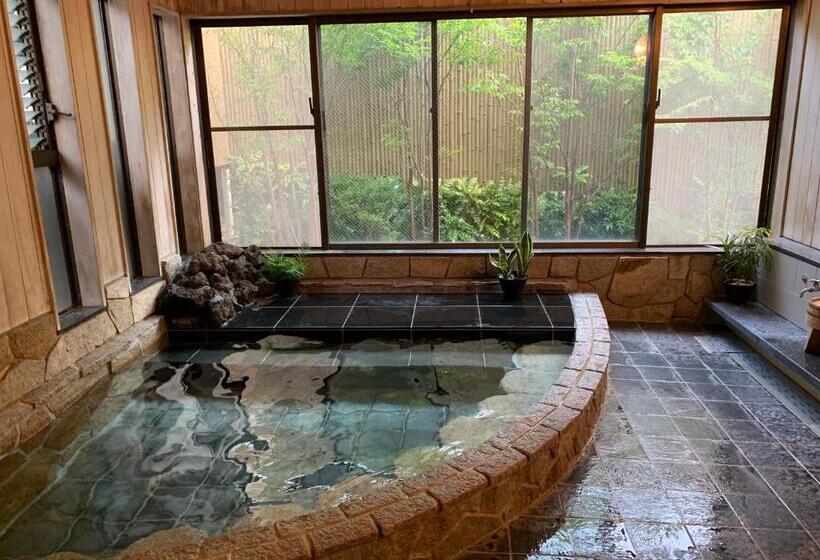غرفة قياسية رباعية, Onsen & Garden Asante Inn
