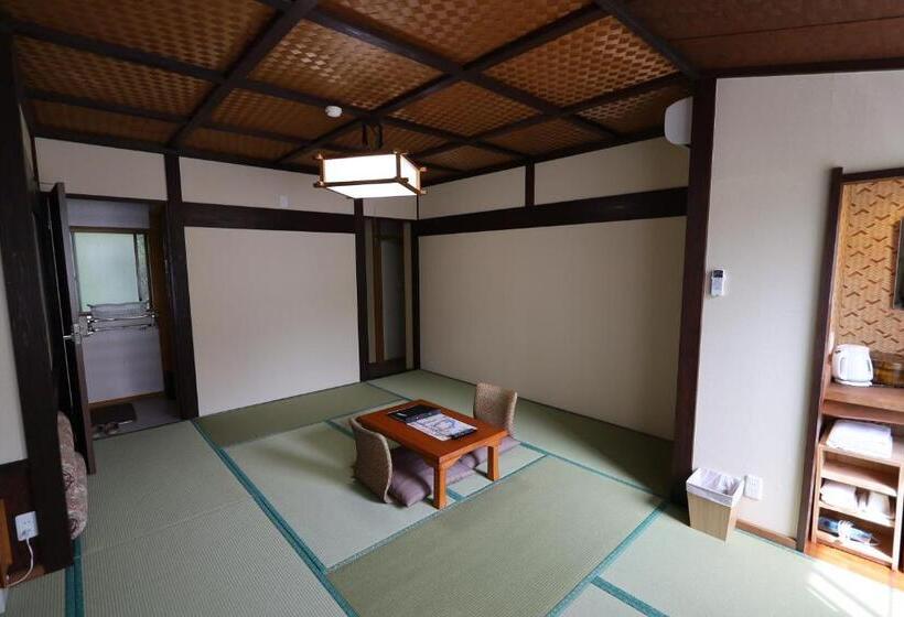 غرفة قياسية رباعية, Onsen & Garden Asante Inn