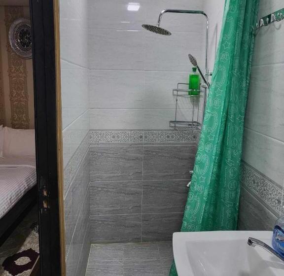 家庭间, Shahnoza Grand