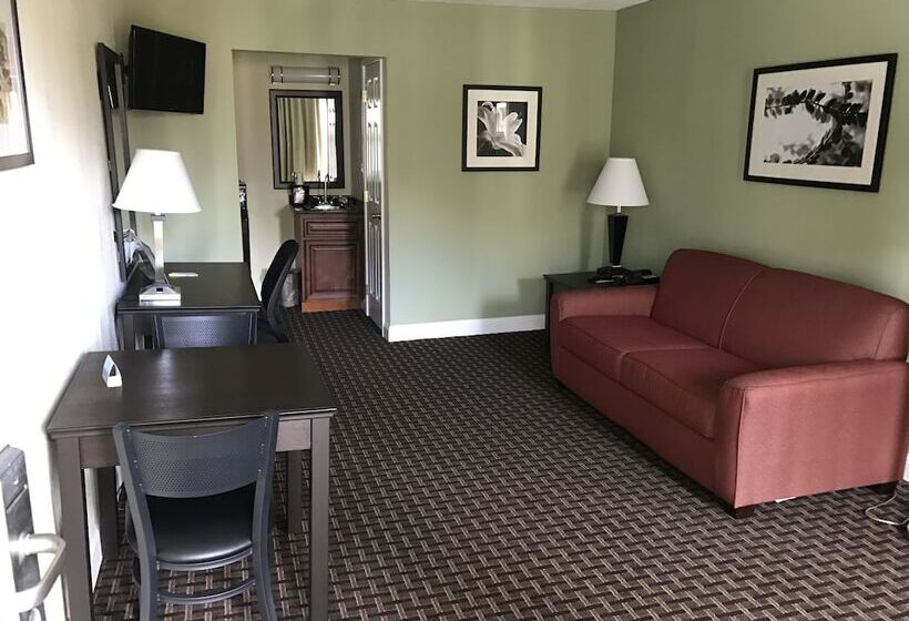 スイート, Days Inn By Wyndham Jellico  Tennessee State Line