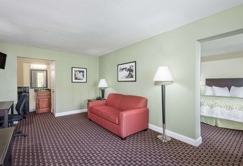 スイート, Days Inn By Wyndham Jellico  Tennessee State Line