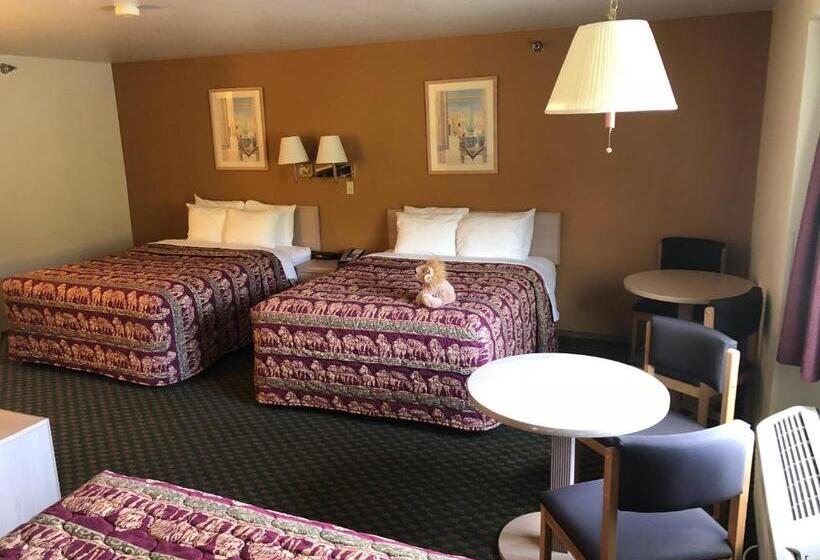 Трехместный Номер Deluxe, Kings Inn Cody