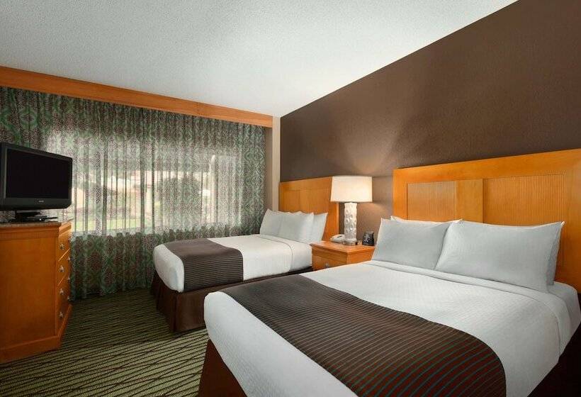 سوئیت برای معلولان, Doubletree Suites By Hilton Orlando   Disney Springs® Area