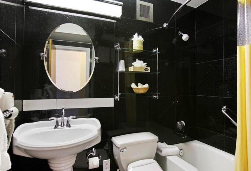 Номер Стандарт Кровать Кинг Адаптированный для Инвалидов, Ramada By Wyndham North Bergen