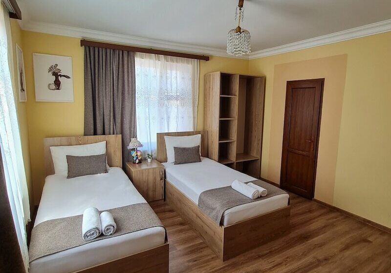 Номер Стандарт Вид на Горы, Seva Guesthouse Byurakan