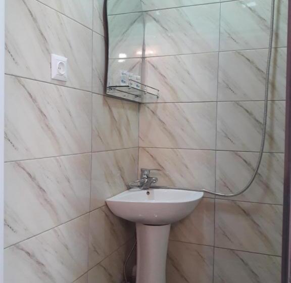 اتاق راحتی سه تخته, Sataplia District