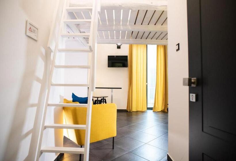 Полулюкс с Балконом, Incentro B&b