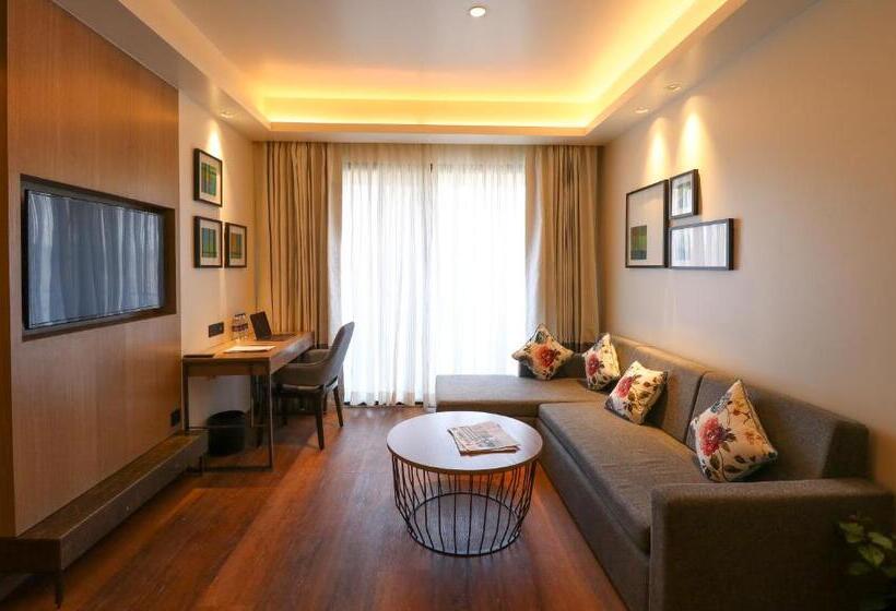 مجموعه ویستا شهر, Regenta Sgs Greenotel  Lonavala