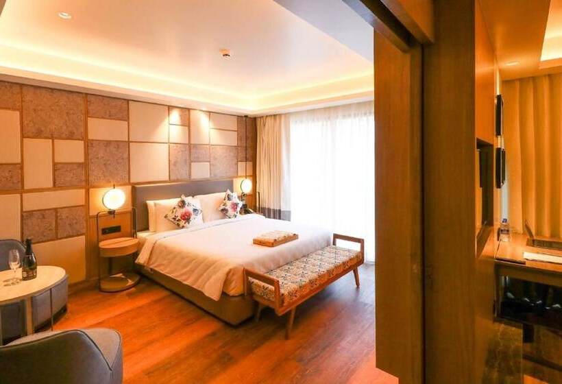 اتاق لوکس, Regenta Sgs Greenotel  Lonavala