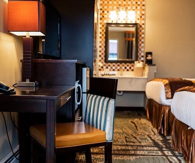 带2个双人床的标准工作室, Gateway Inn And Suites