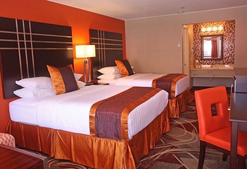 带2个双人床的标准工作室, Gateway Inn And Suites