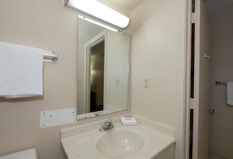 חדר דלוקס מותאם לאנשים עם מוגבלויות, Red Roof Inn Macclenny