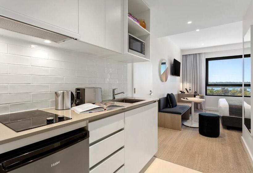 Студия Стандарт, Quest Joondalup