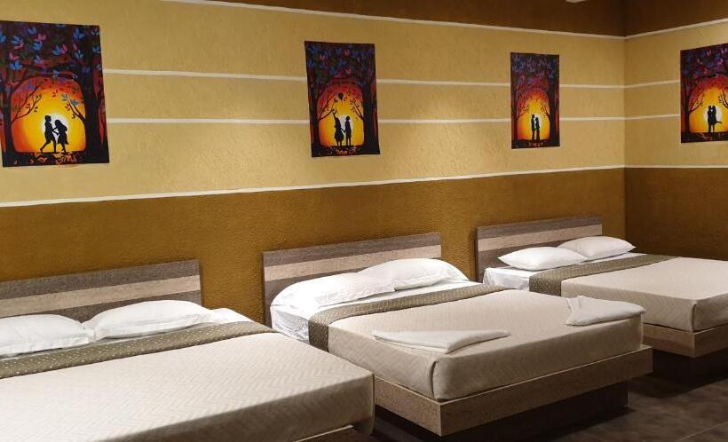 수피리어 트리플 룸, Foggy Knolls Resort