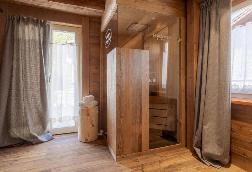 Полулюкс, John Luxury Suites