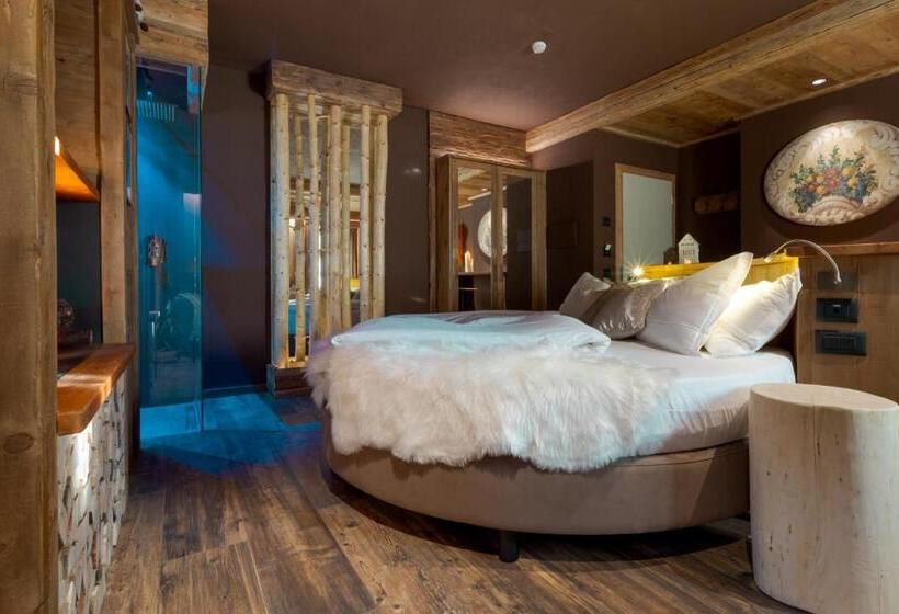 Полулюкс, John Luxury Suites