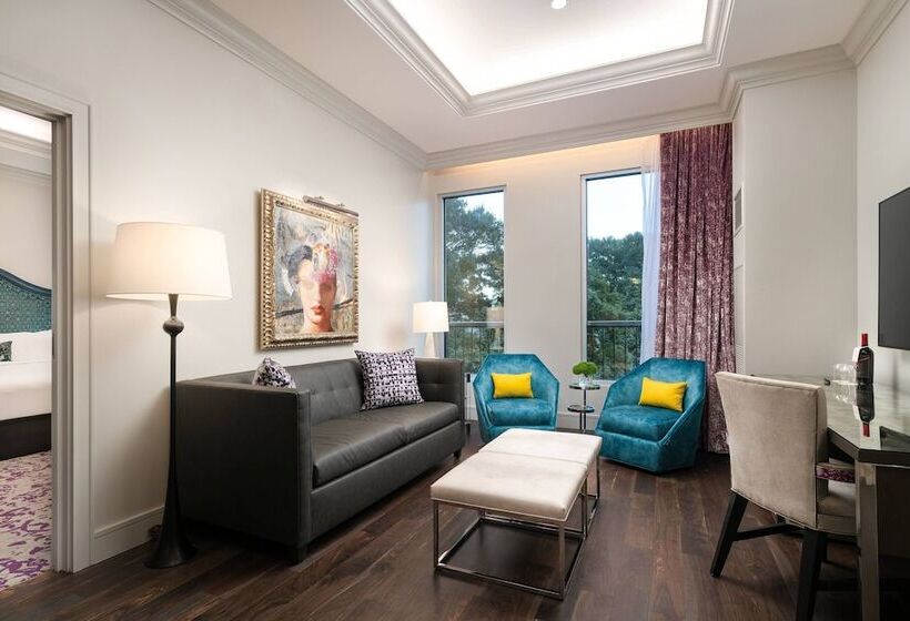 سوئیت ریاست جمهوری 2 خوابه, Grand Bohemian Charlotte, Autograph Collection