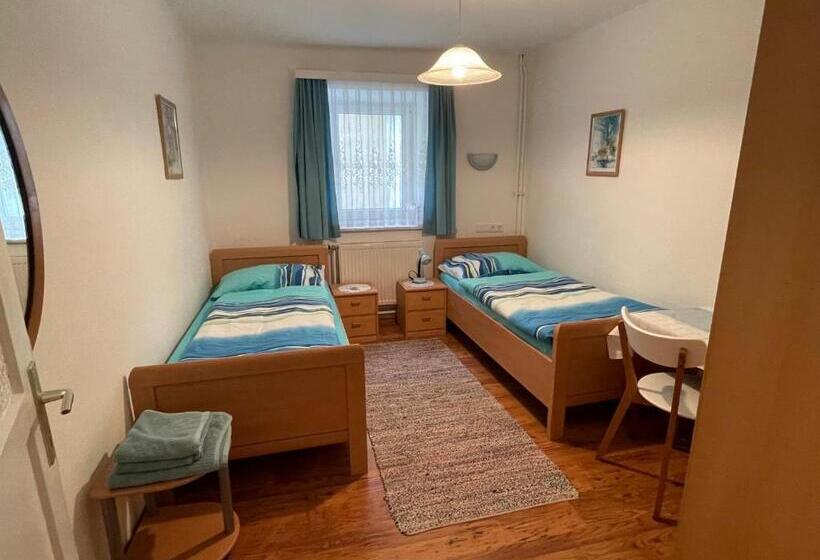 Апартаменты 2 Спальни, Gertis Blumenhof Privatzimmer, Ferienwohnung