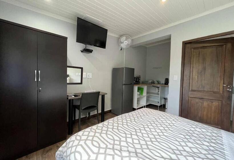 اتاق استاندارد, Halleria Self Catering