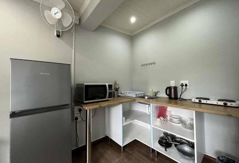 اتاق استاندارد, Halleria Self Catering
