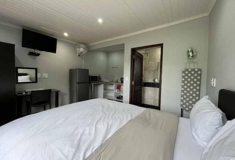 اتاق استاندارد, Halleria Self Catering