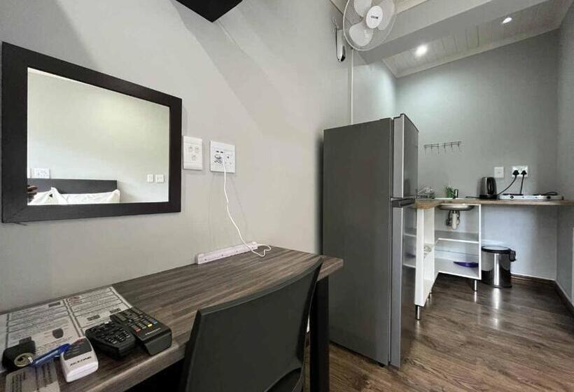 اتاق استاندارد, Halleria Self Catering