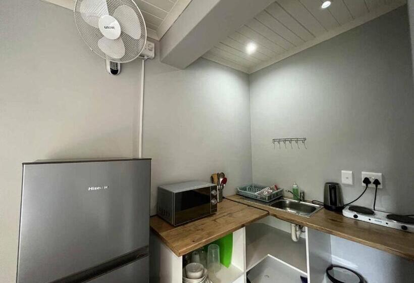 اتاق استاندارد, Halleria Self Catering
