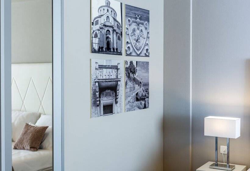 スタンダードスタジオ, Apartments & Rooms Preelook