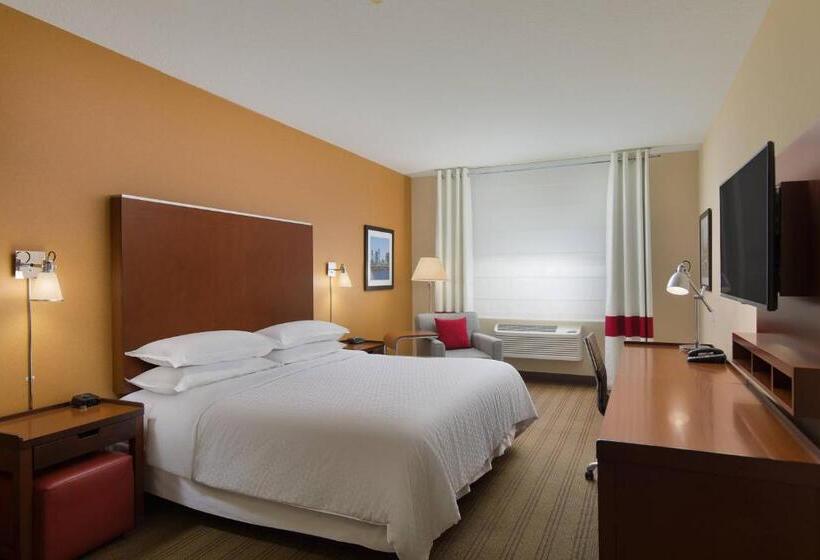 带大床的豪华间, Four Points By Sheraton Portland East