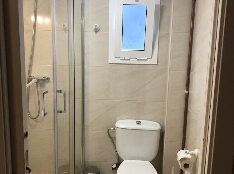 Номер Стандарт, Hostel Penedes