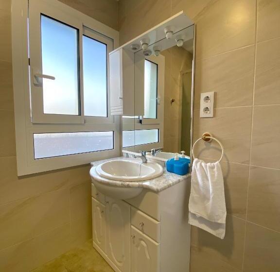 استودیوی استاندارد, Hostel Penedes