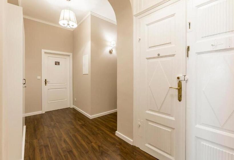 Quarto Deluxe com Sacada, Theatre Of Dreams Rooms