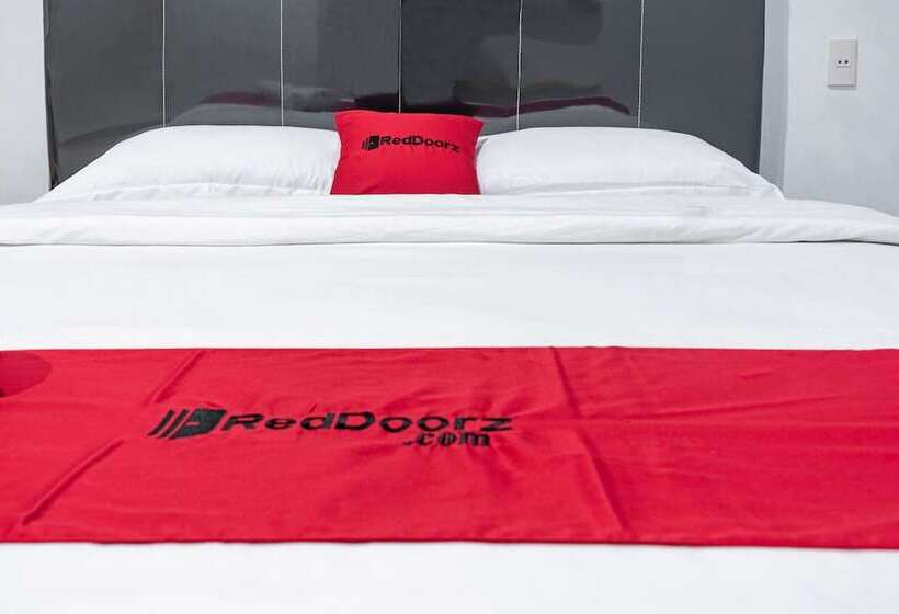 Номер Стандарт, Reddoorz Plus Near Thamrin Plaza Medan