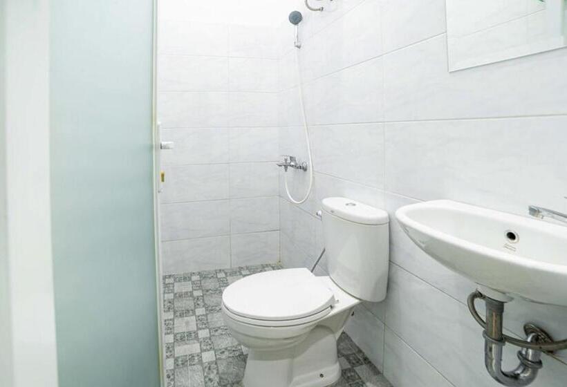 Номер Economy, Reddoorz Plus Near Thamrin Plaza Medan