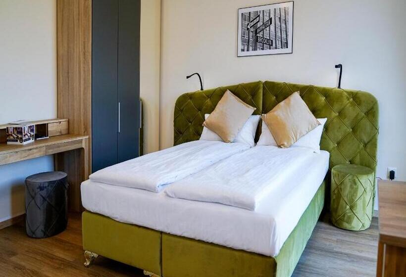 Студия Стандарт, Boardinghouse City Home