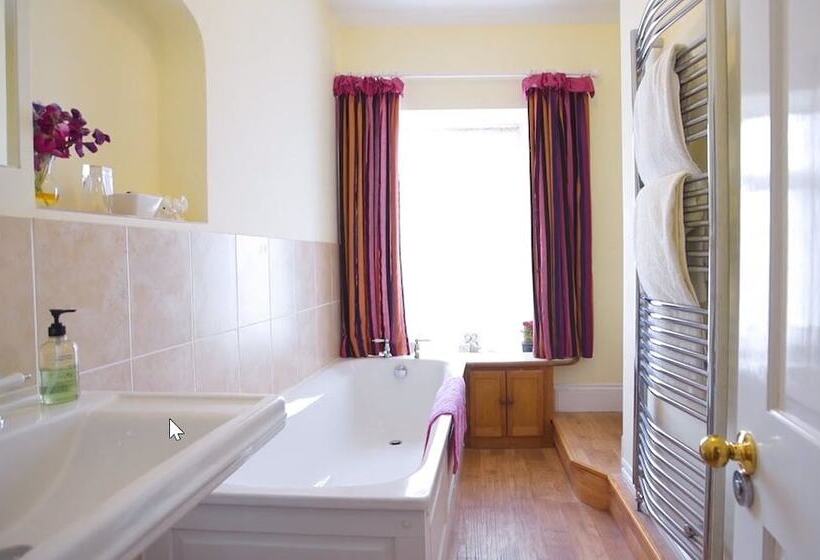 اتاق لوکس, Lower Marsh Farm B&b
