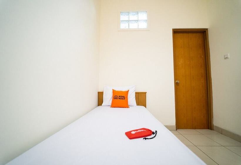 Номер Стандарт Индивидуальный, Koolkost Near Padjadjaran University   Minimum Stay 6 Nights