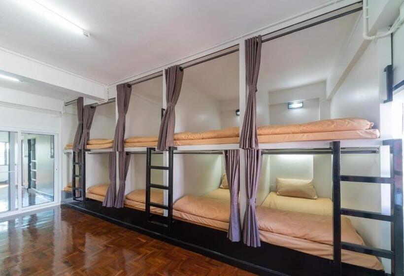 공동 객실, Saiyud Hostel