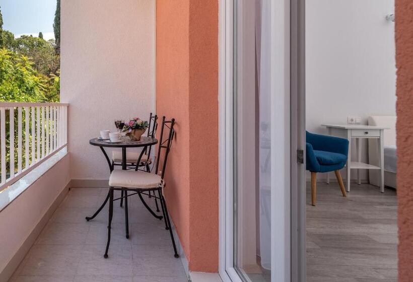 חדר דלוקס עם מרפסת, Villa Lux