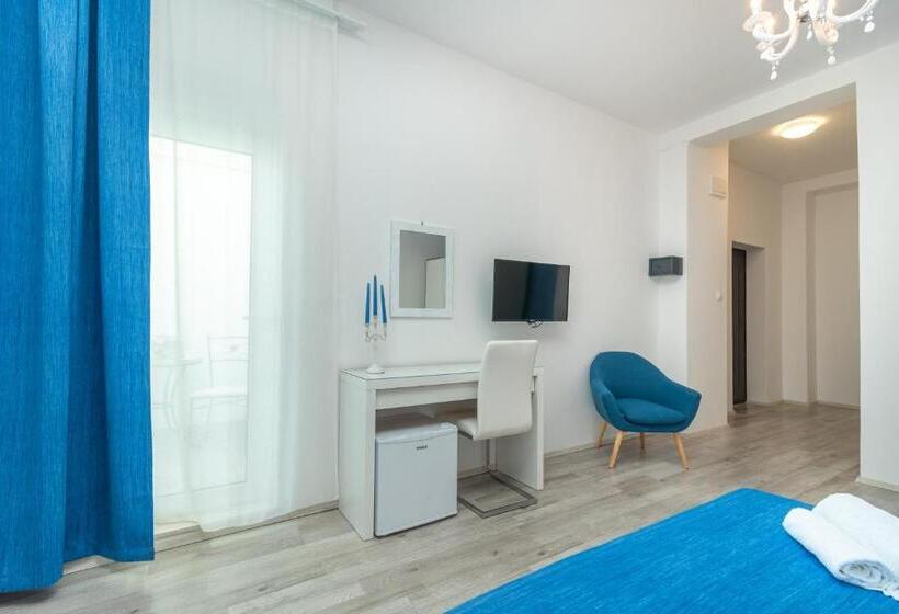 חדר סטנדרט עם מרפסת, Villa Lux