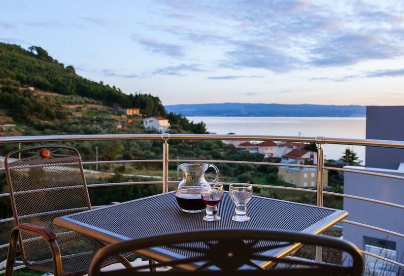 استودیوی استاندارد, Apartment And Rooms Ana